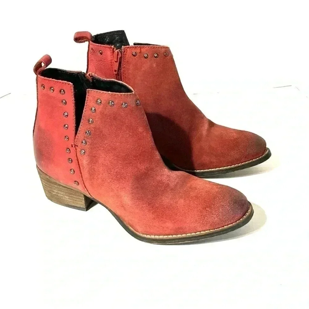 Diba True Womens Sz 7.5 Short Order Booties 54647 Red Studs Distress Inside Zip